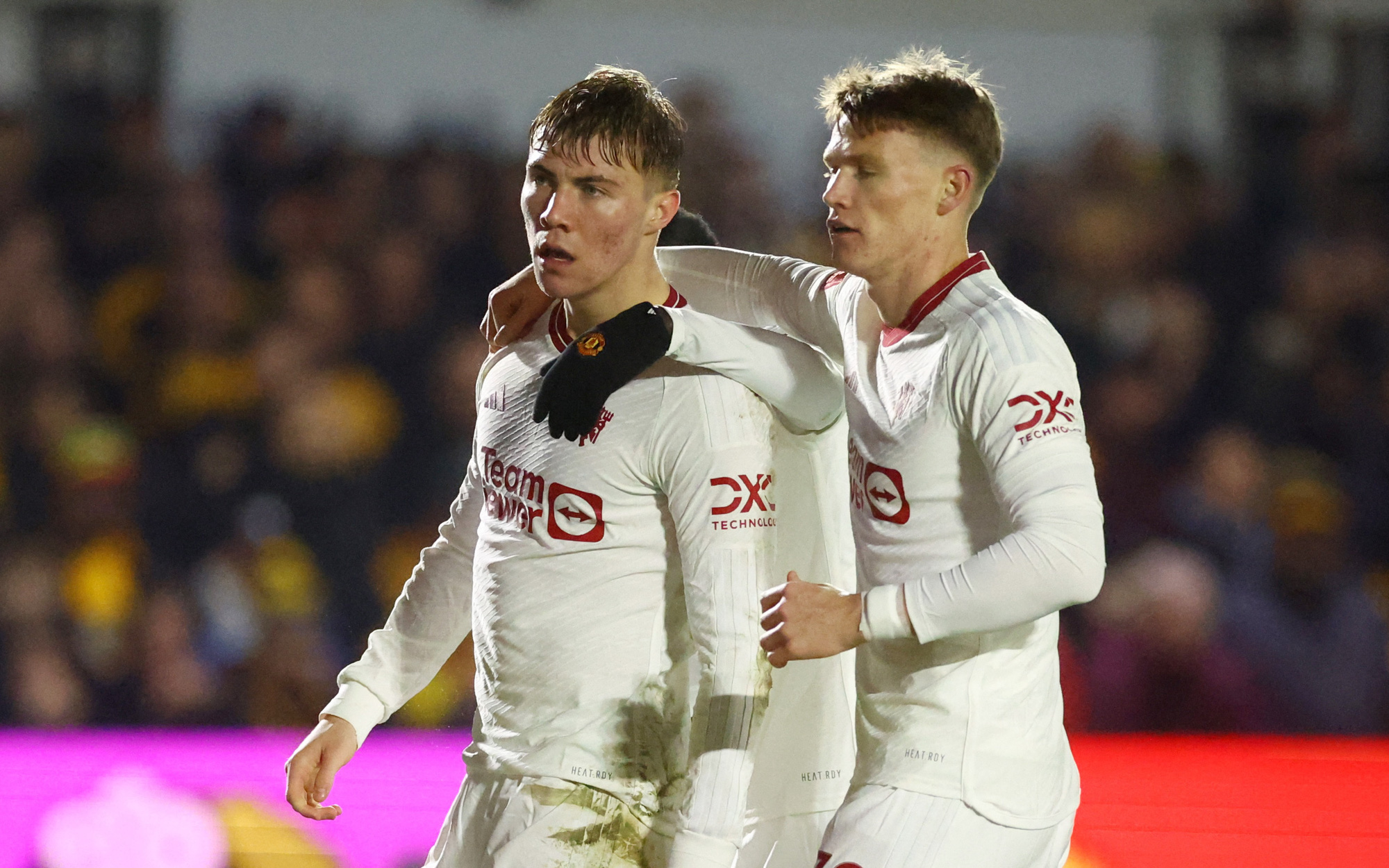 Tuyệt vời tình yêu bóng đá- Ảnh 2. Tin tức thể thao sáng 29-1: Man United thắng nhọc nhằn đội hạng tư ở Cúp FA
