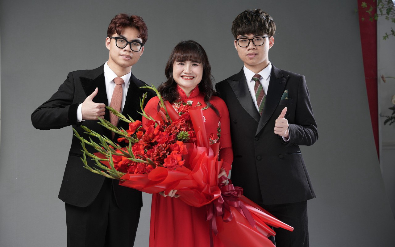 Học chuyên tin, đoạt giải quốc gia lịch sử- Ảnh 2. Cặp song sinh cùng đoạt giải nhất học sinh giỏi quốc gia