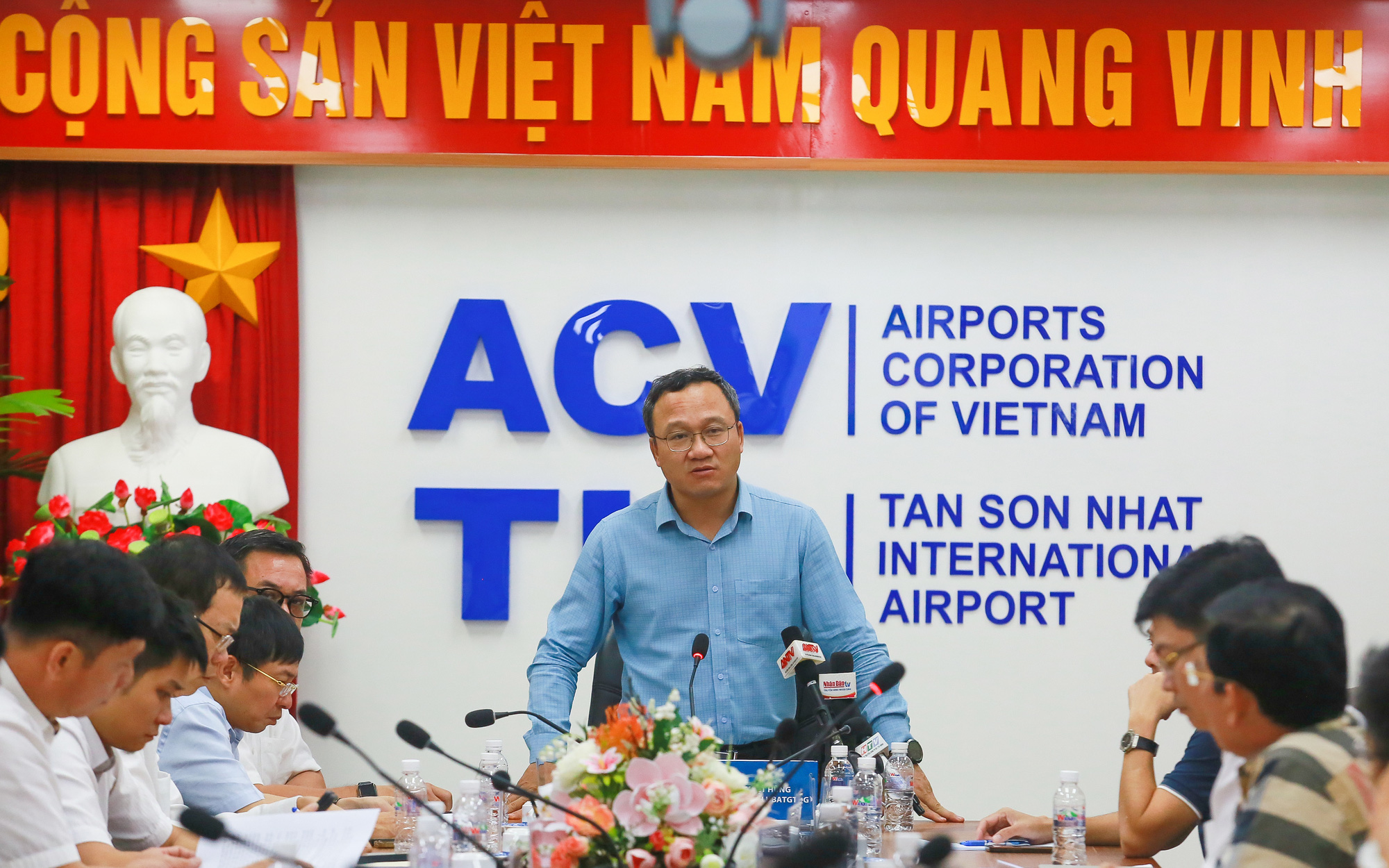 Ông Khuất Việt Hùng: ‘Sân bay Tân Sơn Nhất đã khai thác hết công suất’