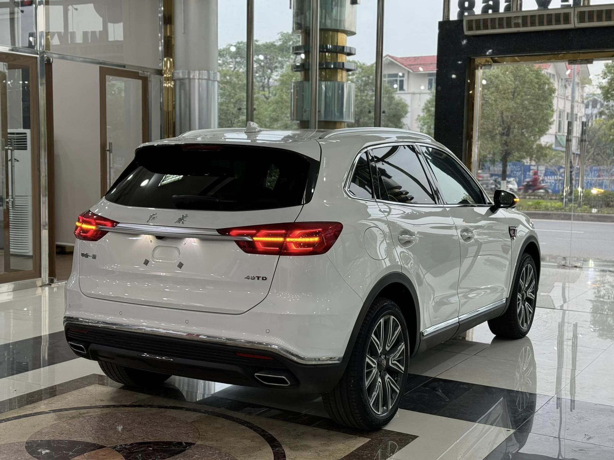 Hongqi HS5 đến Việt Nam với giá 959 triệu, trang bị nhiều công nghệ đấu Hyundai Santa Fe- Ảnh 3.