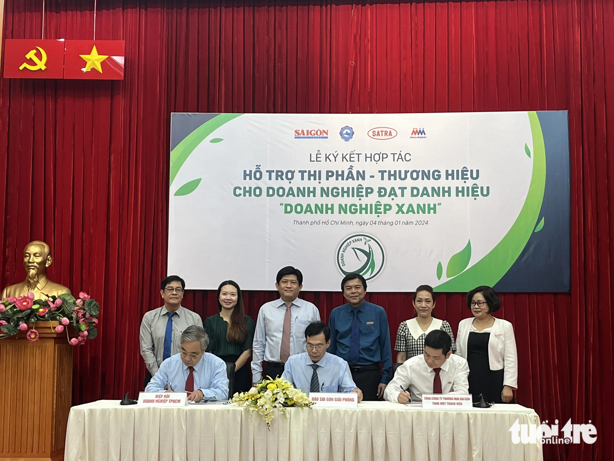 Lễ ký kết Hợp tác toàn diện hỗ trợ thị phần - thương hiệu cho các doanh nghiệp xanh - Ảnh: N.BÌNH