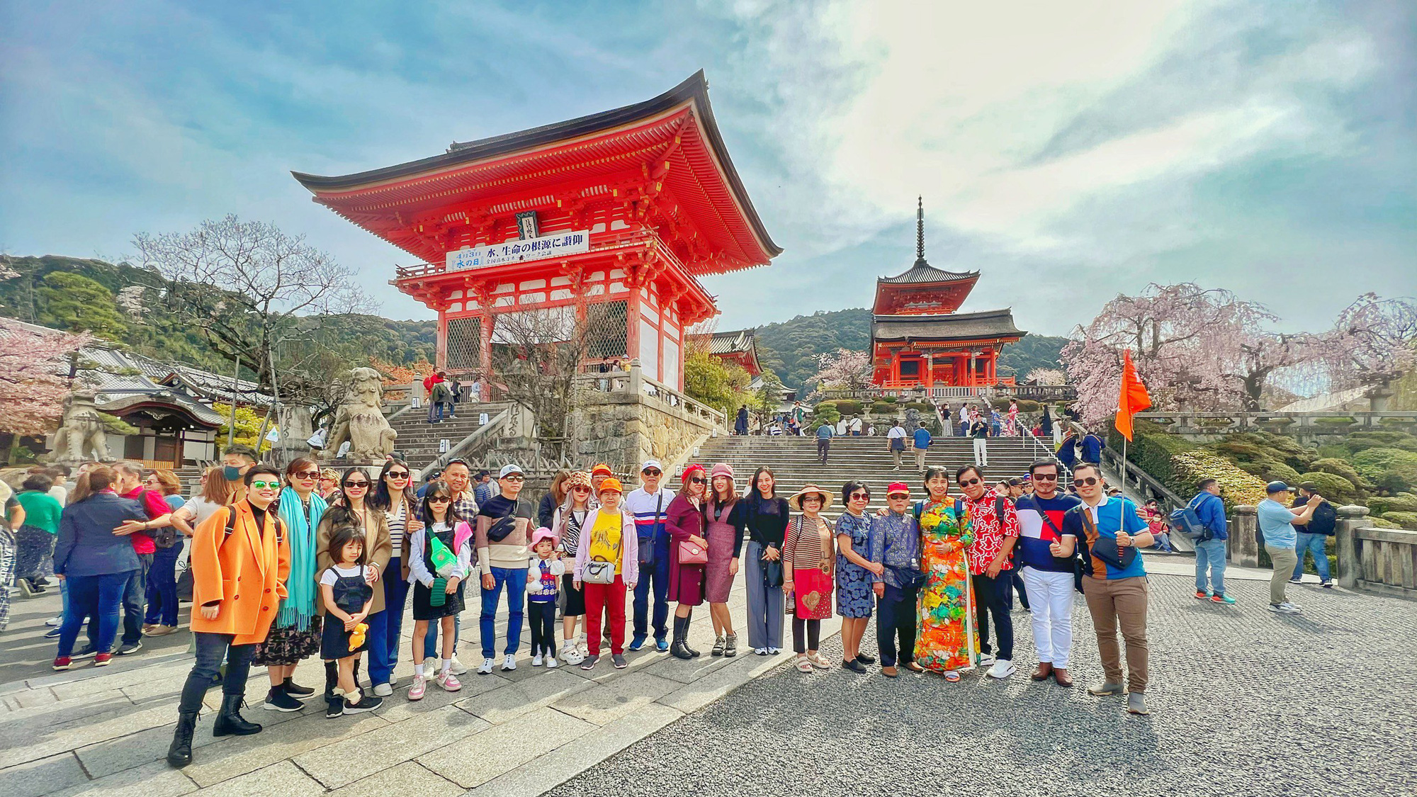 Cơ quan du lịch Nhật Bản trấn an du khách Việt sau động đất - Tuổi Trẻ ...