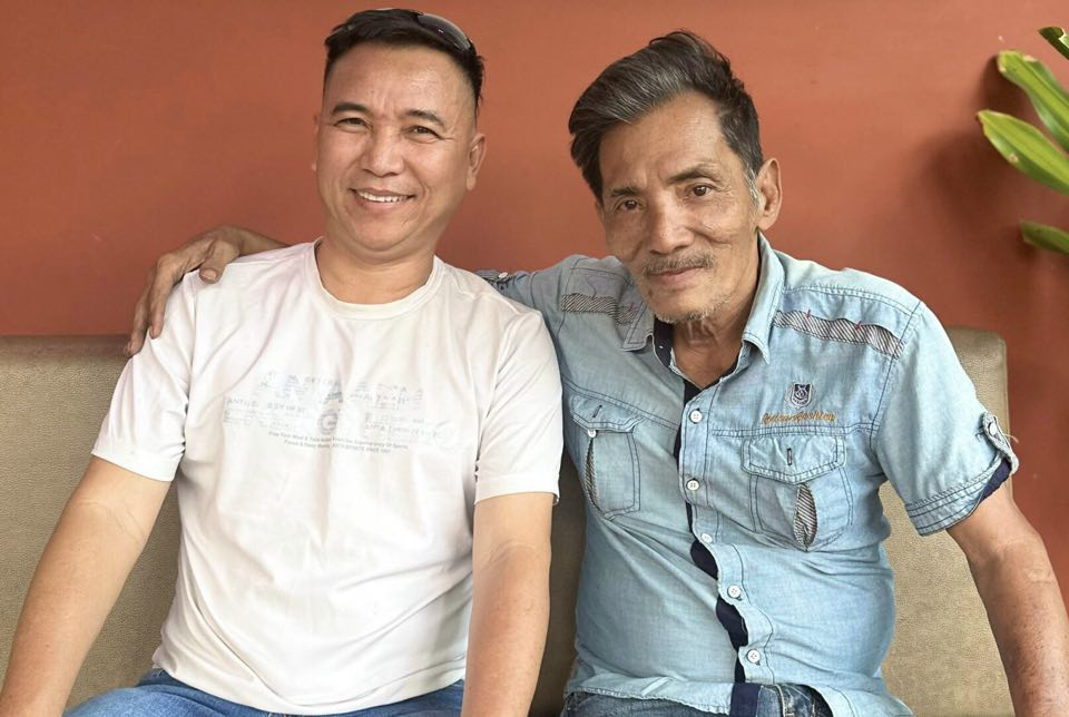 俳優のトゥオン・ティン（右）とミュージシャンのトゥ・ヒエウ - 写真：NVCC