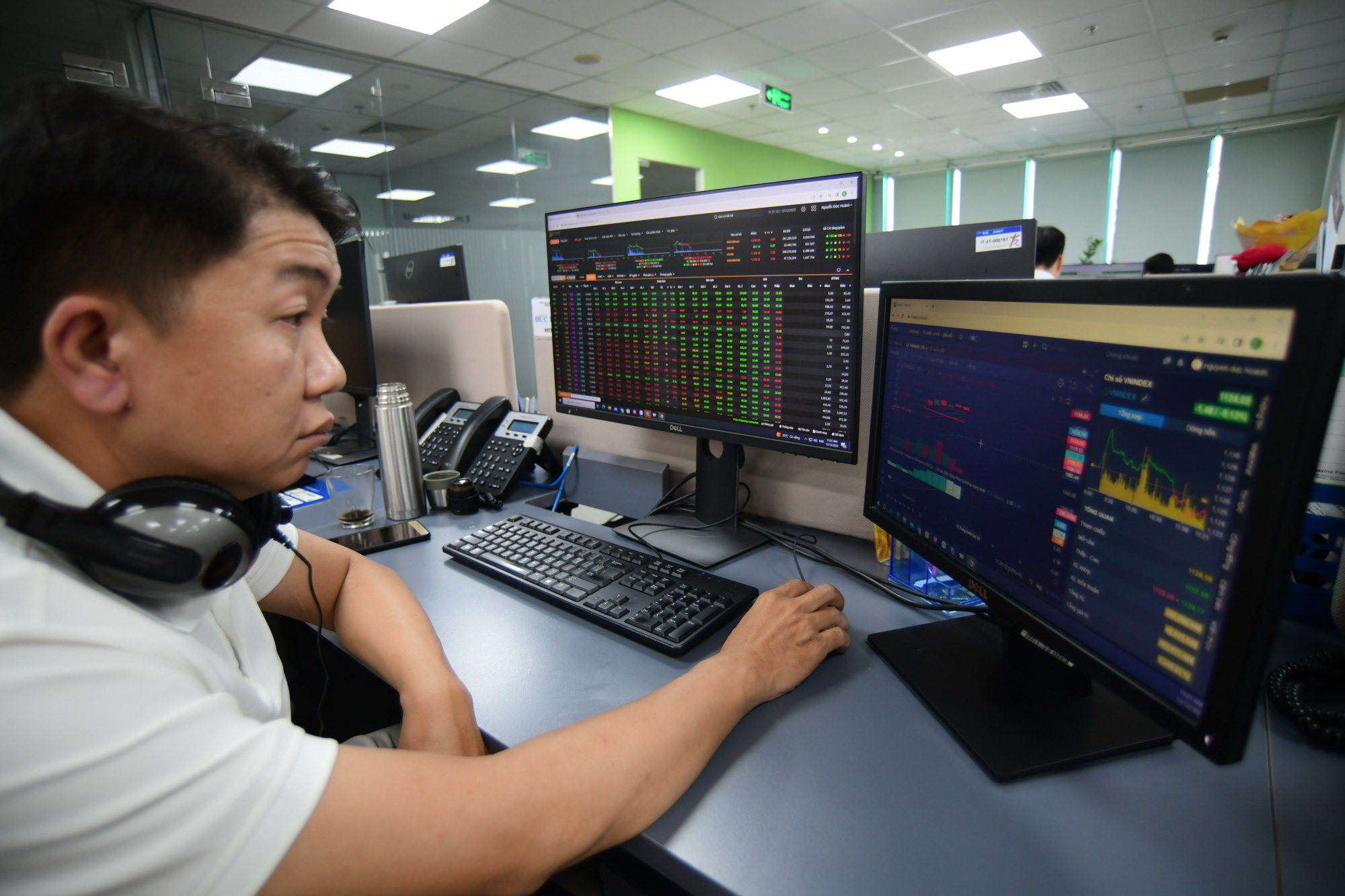Đọ thị phần chứng khoán: VPS với VNDirect hao hụt, bất ngờ ở công ty bà Nguyễn Thanh Phượng - Ảnh 2.