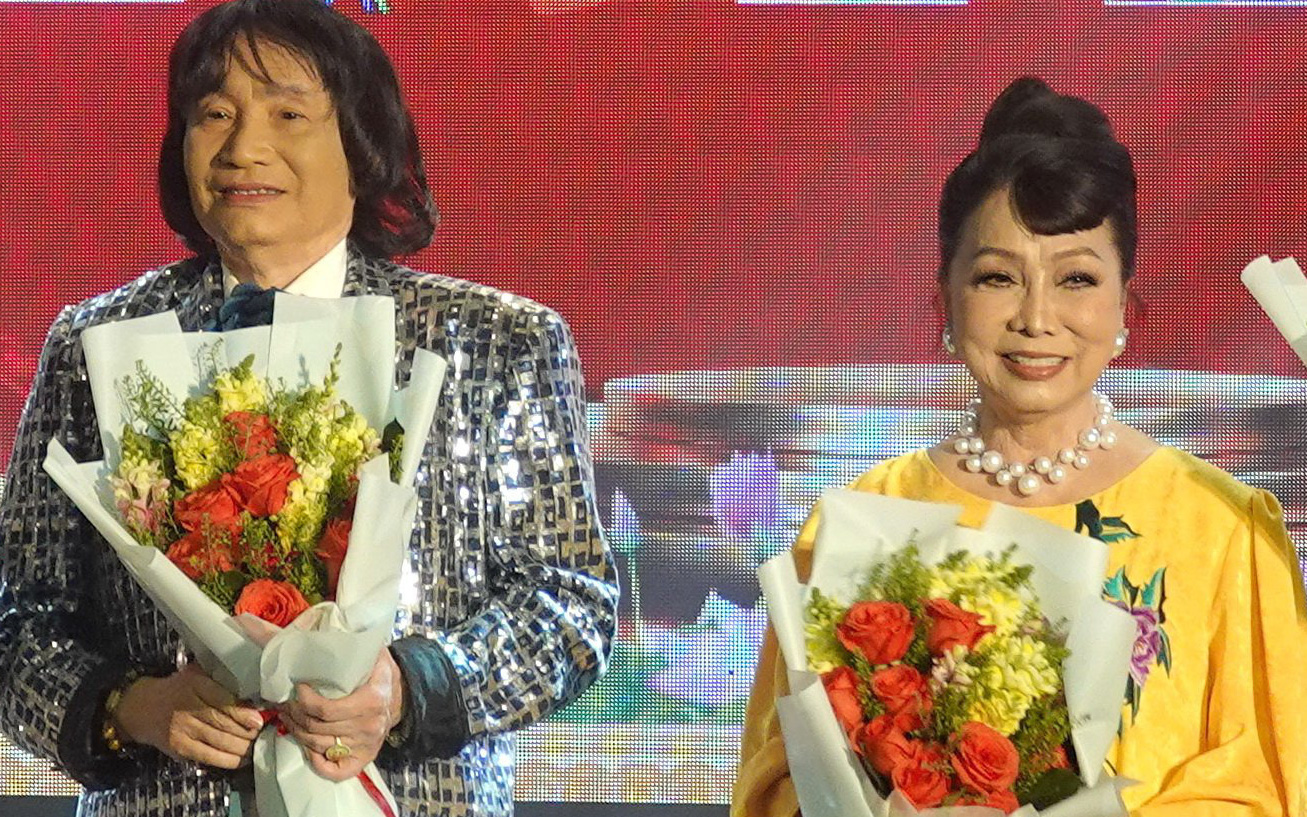 Nghệ sĩ Minh Vương sẽ hát cùng Ngọc Giàu, Bạch Tuyết, Lệ Thủy trong đêm Khôi nguyên vọng cổ- Ảnh 6. Bạch Tuyết và Minh Vương hùn tiền thêm giải thưởng cho cuộc thi cải lương 30 năm