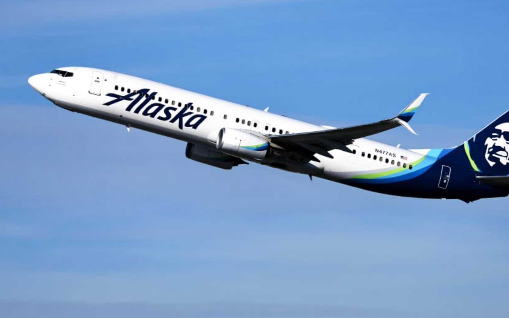 CEO Boeing nhận lỗi vụ máy bay bung cửa trên không- Ảnh 2. Nhiều nước dừng khai thác Boeing 737 MAX 9 sau sự cố bung cửa giữa không trung