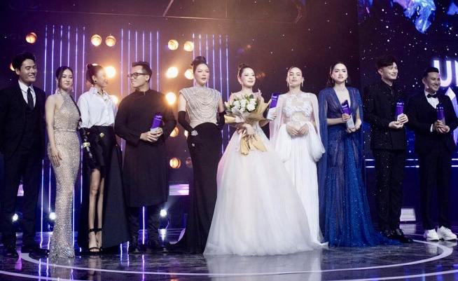 チー・プーはビューティー・オブ・ザ・イヤーの称号を受賞 - 彼女の肉体的な美しさを称えるだけでなく、チー・プーが代表する現代女性の役割とイメージを肯定する - 写真: BTC