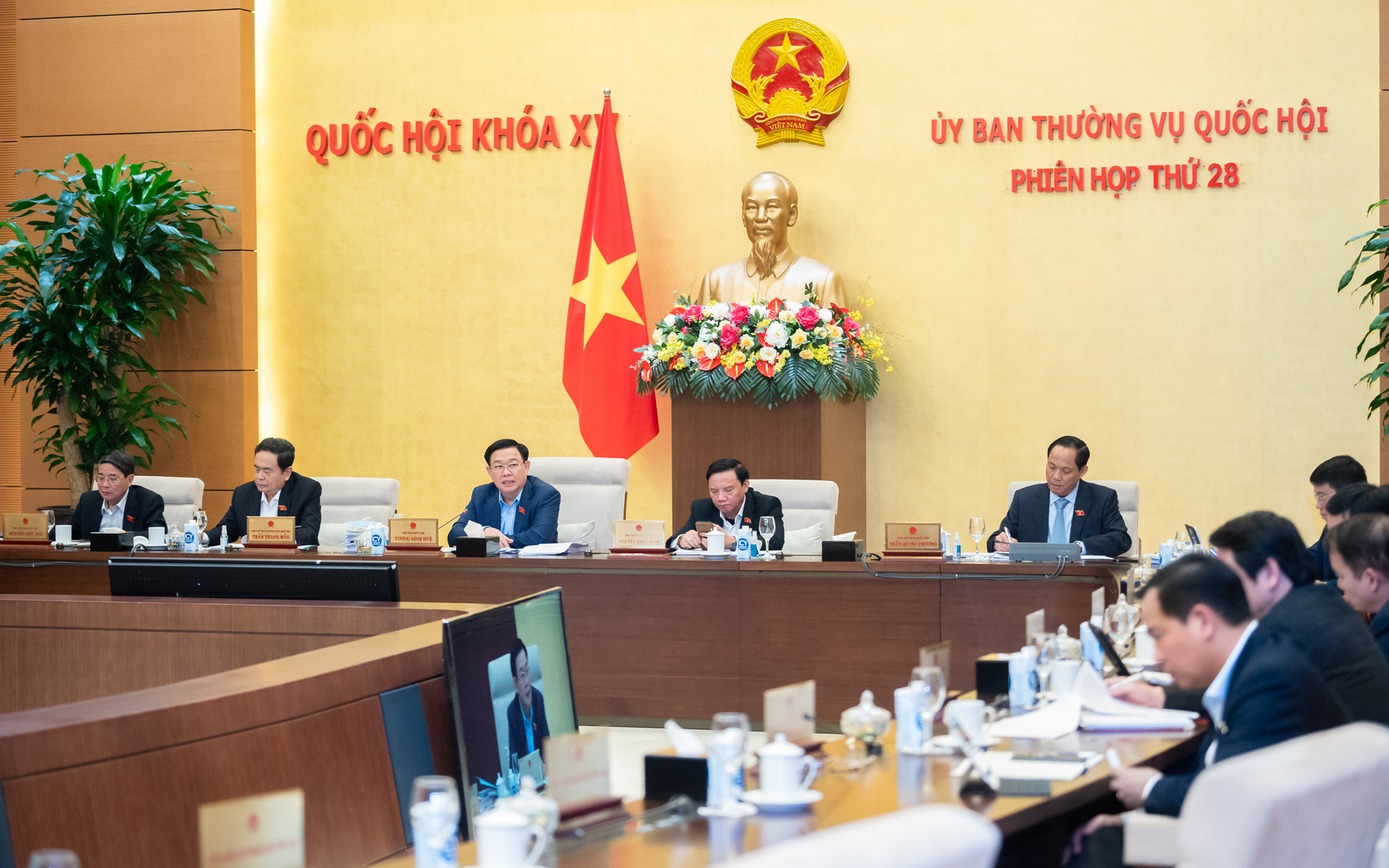 Triệu tập kỳ họp Quốc hội bất thường lần thứ 5, chốt 4 nội dung xem xét, quyết định- Ảnh 2. Ủy ban Thường vụ Quốc hội cho ý kiến về kỳ họp bất thường, xem xét nhân sự