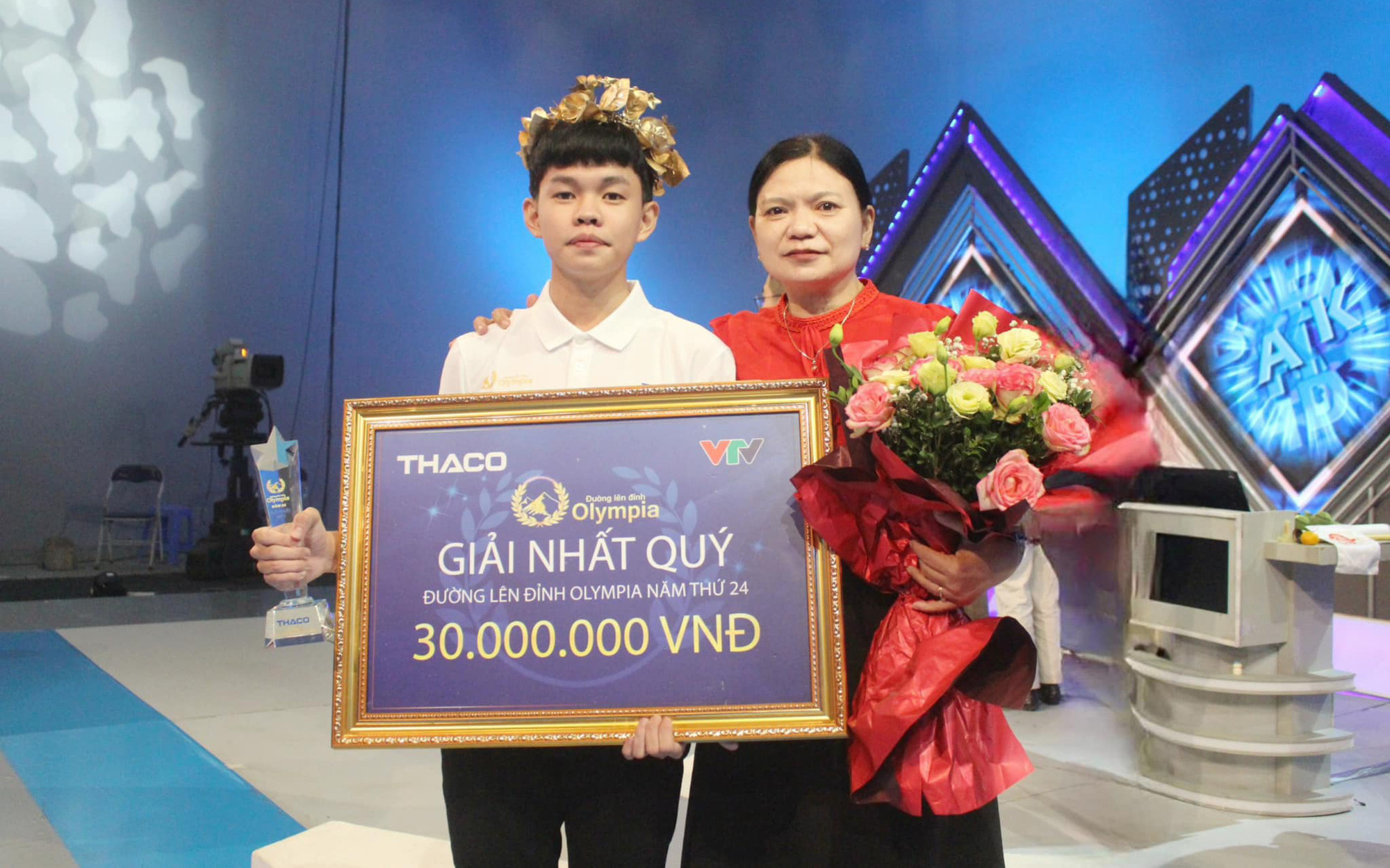 'Tết này em có xe đạp mới rồi'- Ảnh 7. Chuyện của học sinh đầu tiên ở Phú Yên vào chung kết Đường lên đỉnh Olympia