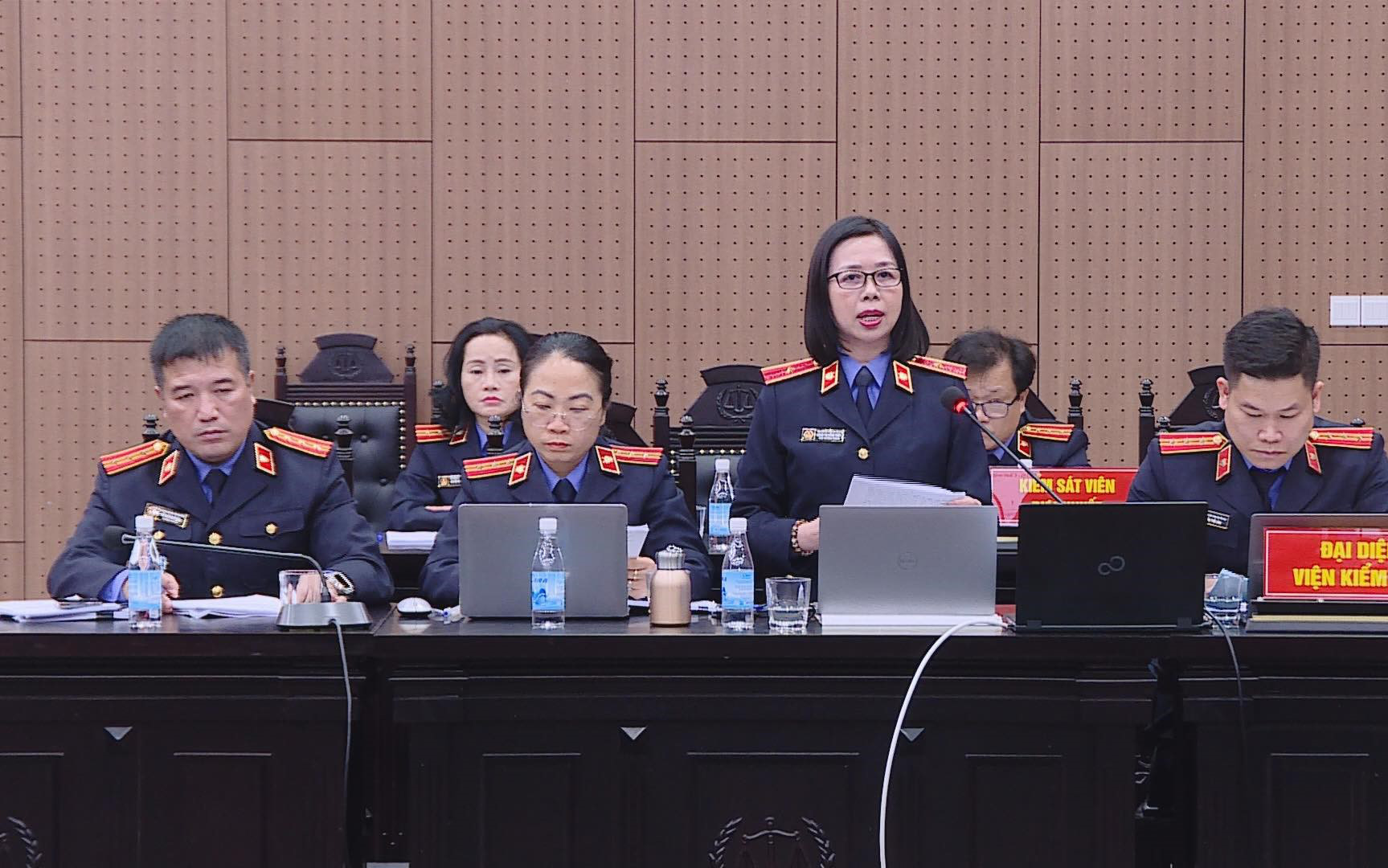 Vụ Việt Á: Viện kiểm sát đề nghị mức án của 38 bị cáo- Ảnh 5. Vụ Việt Á: Đề nghị ông Nguyễn Thanh Long 20 năm tù, Chu Ngọc Anh 3-4 năm tù