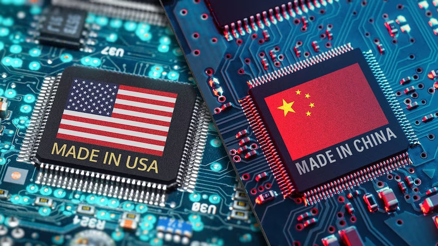 Con chip là một trong những lĩnh vực cạnh tranh giữa Mỹ và Trung Quốc - Ảnh: ABC NEWS