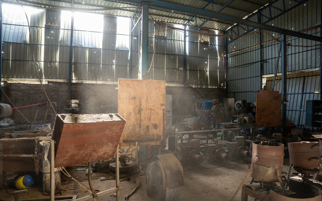 Tin tức thế giới ngày 10-1: 40 nước chỉ trích Nga dùng tên lửa Triều Tiên tấn công ở Ukraine- Ảnh 7. Tin tức thế giới ngày 9-1: Israel tìm thấy xưởng chế tạo tên lửa tầm xa của Hamas