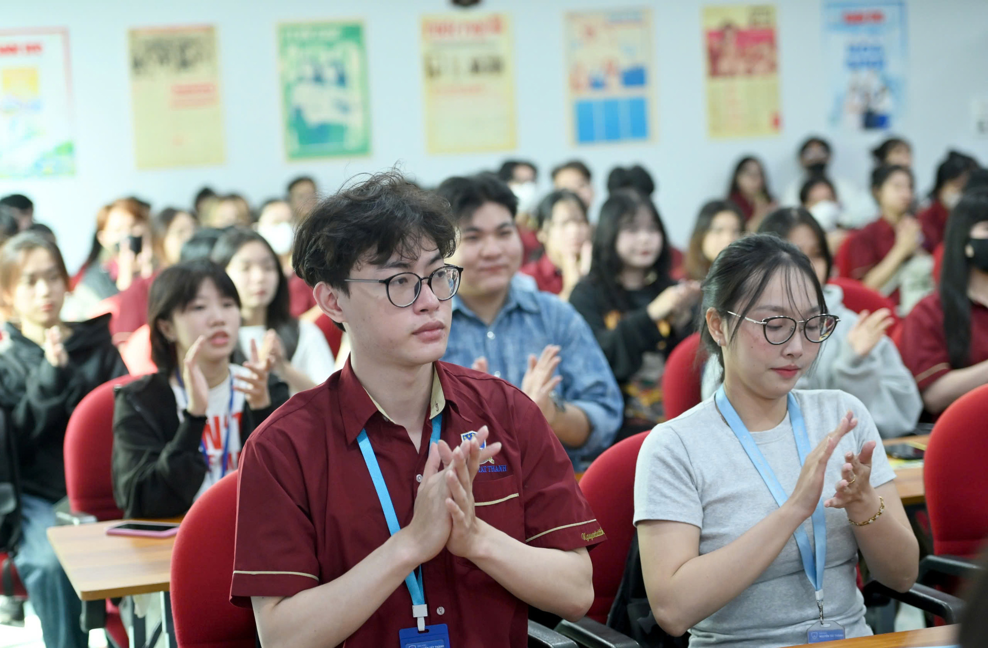 Thêm một khóa sinh viên Trường đại học Nguyễn Tất Thành học truyền thông tại báo Tuổi Trẻ  - Ảnh 9.