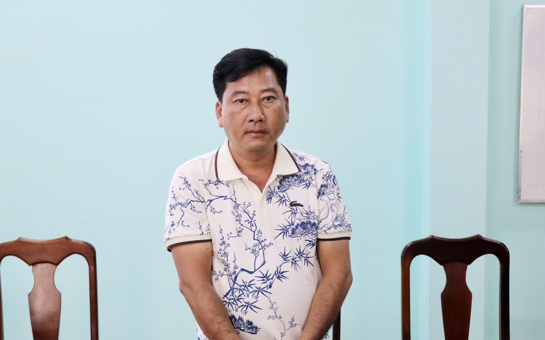 Bắt cựu nhân viên ngân hàng lừa đảo chiếm đoạt gần 4 tỉ đồng - Ảnh 2.