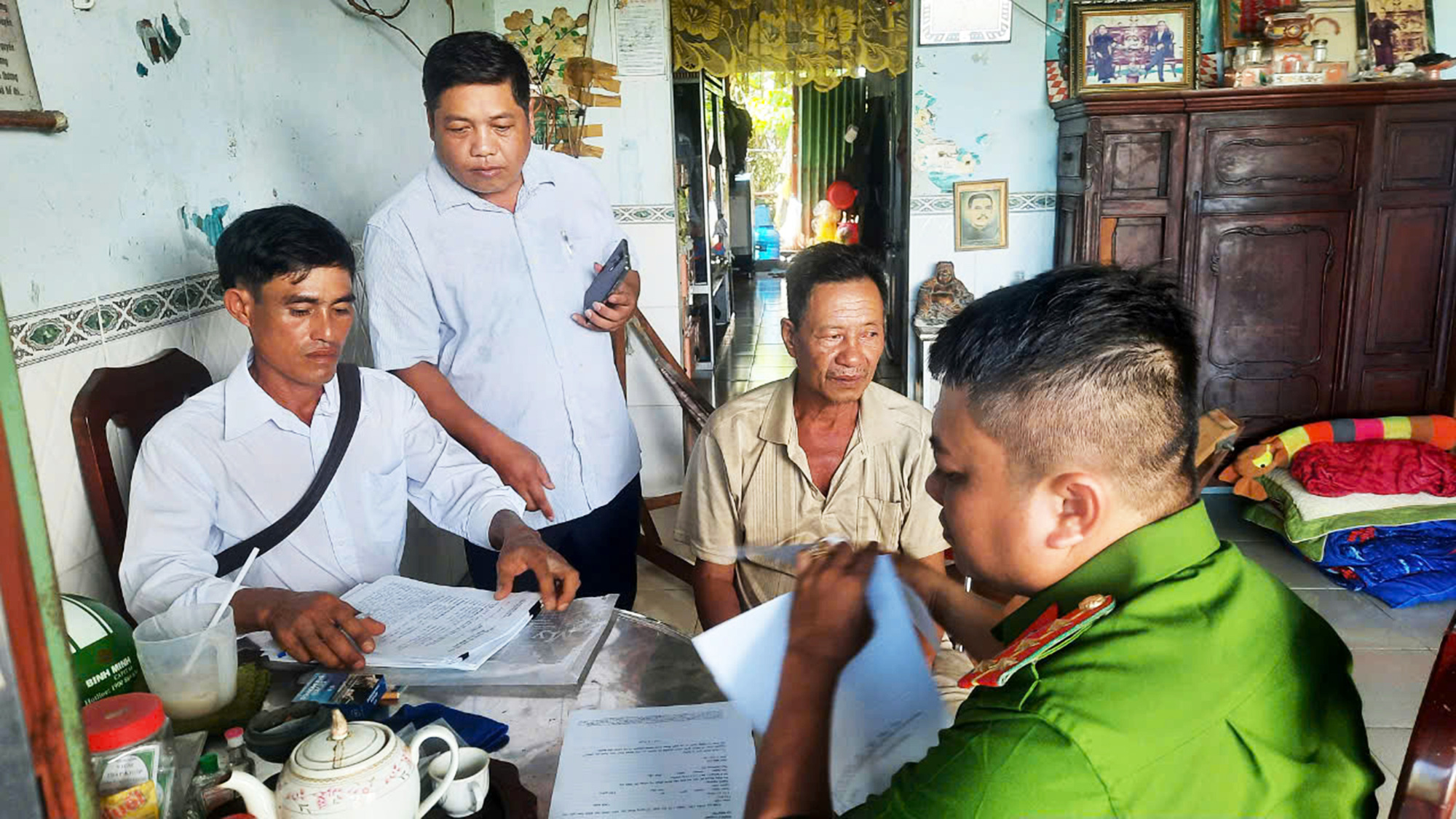 Khởi tố 8 bị can trong vụ một tàu cá chở 9 thiết bị giám sát hành trình của tàu khác - Ảnh 2.