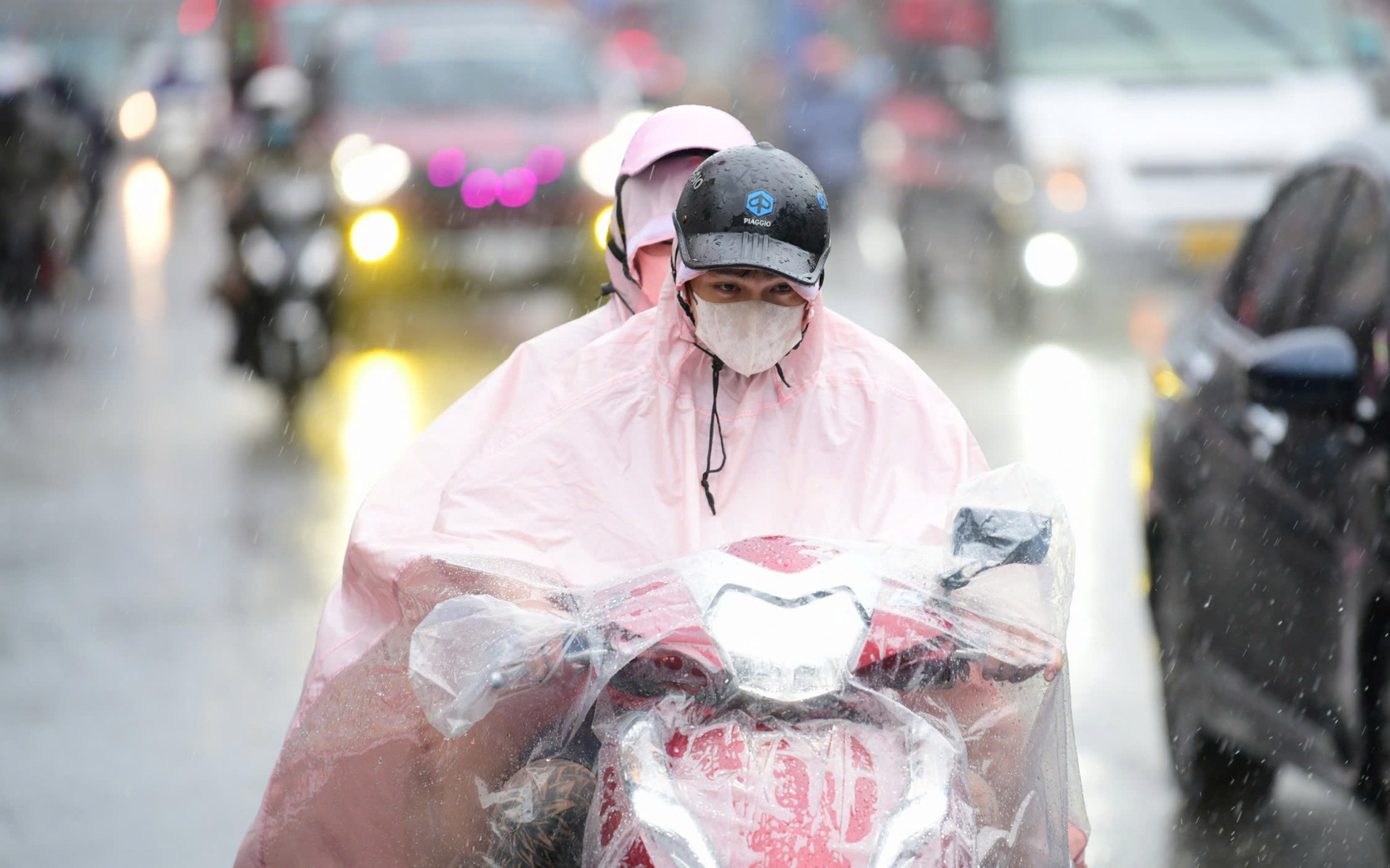 Bến Tre, Tiền Giang cảnh báo người dân kê cao đồ đạc để ứng phó với triều cường - Ảnh 2.