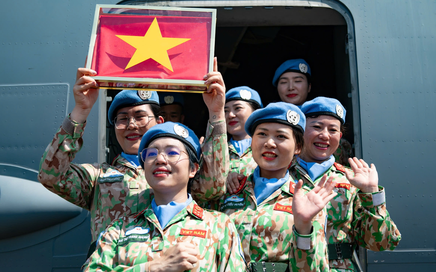 Phái bộ gìn giữ hòa bình LHQ ấn tượng với kỹ thuật làm sân bay dã chiến của công binh Việt Nam - Ảnh 4.