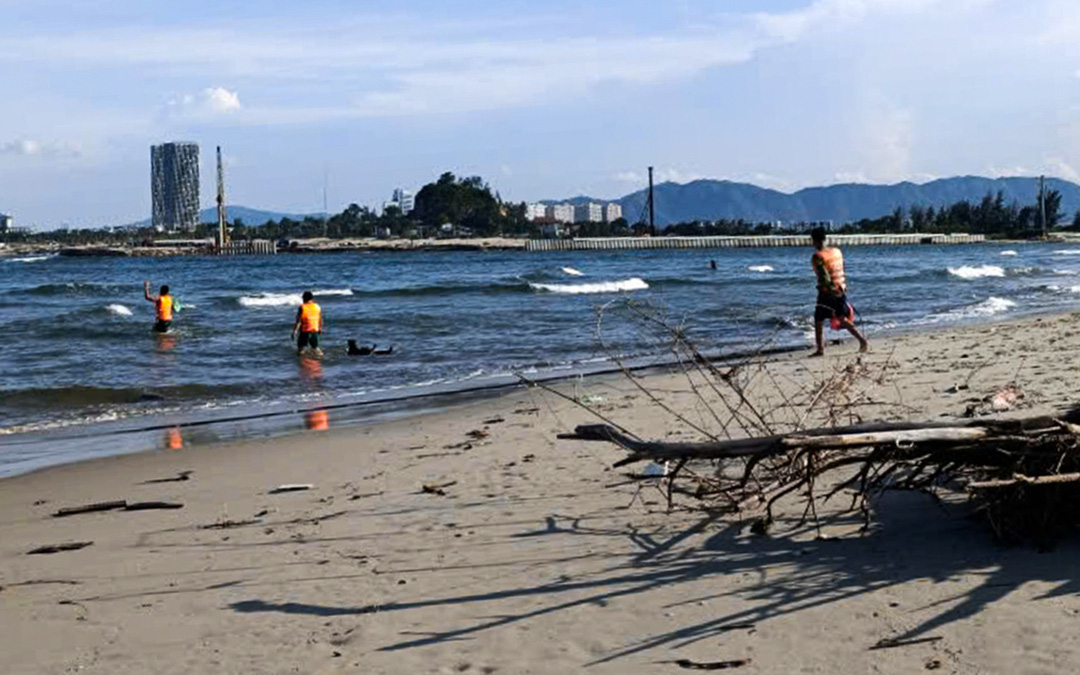Sạt lở cửa sông Cu Đê: Nếu phát hiện vi phạm hút cát, vi phạm xây dựng sẽ xử nghiêm - Ảnh 2.