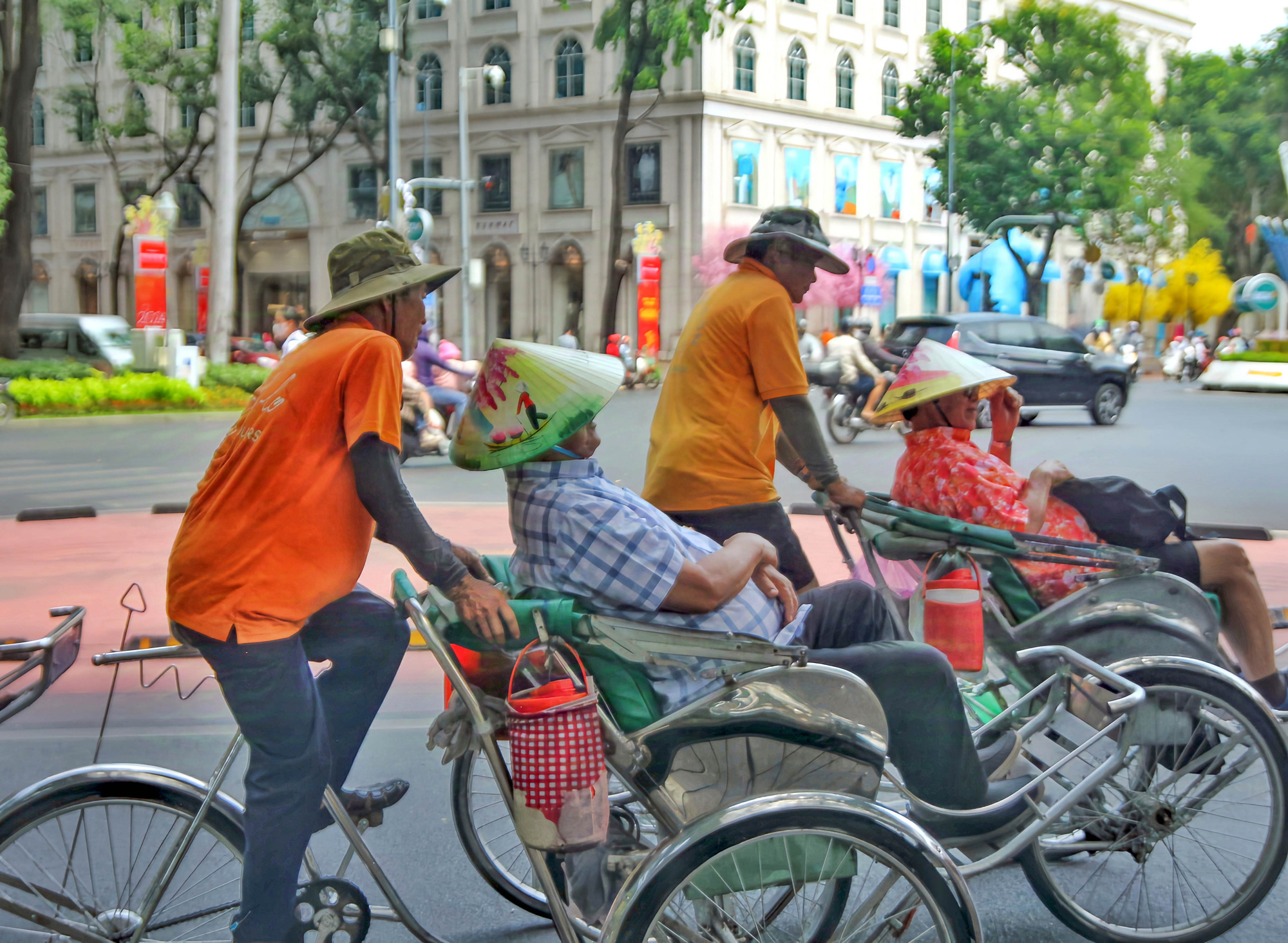 Đời thường dung dị ở trung tâm TP.HCM qua ống kính của sinh viên Trường đại học Nguyễn Tất Thành - Ảnh 4.