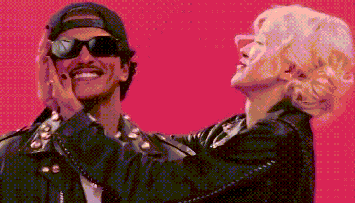 Taylor Swift'i geride bırakan Rosé BlackPink ve Bruno Mars'ın yeni şarkısı 2024'ün en patlayıcı iş birliği - Fotoğraf 3. Vượt Taylor Swift, ca khúc mới của Rosé BlackPink và Bruno Mars là màn kết hợp bùng nổ nhất 2024 - Ảnh 3.