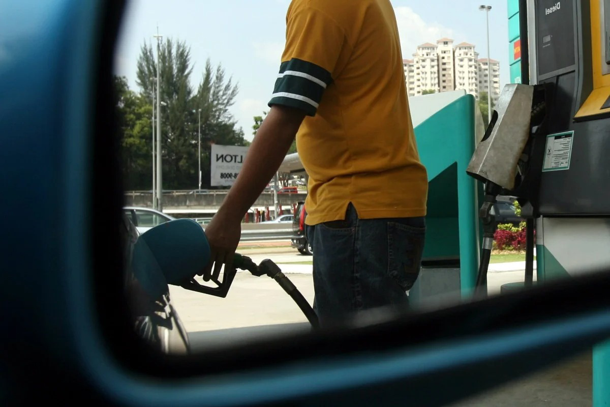 Malaysia xem xét siết quy định bằng lái với người già - Ảnh 2.