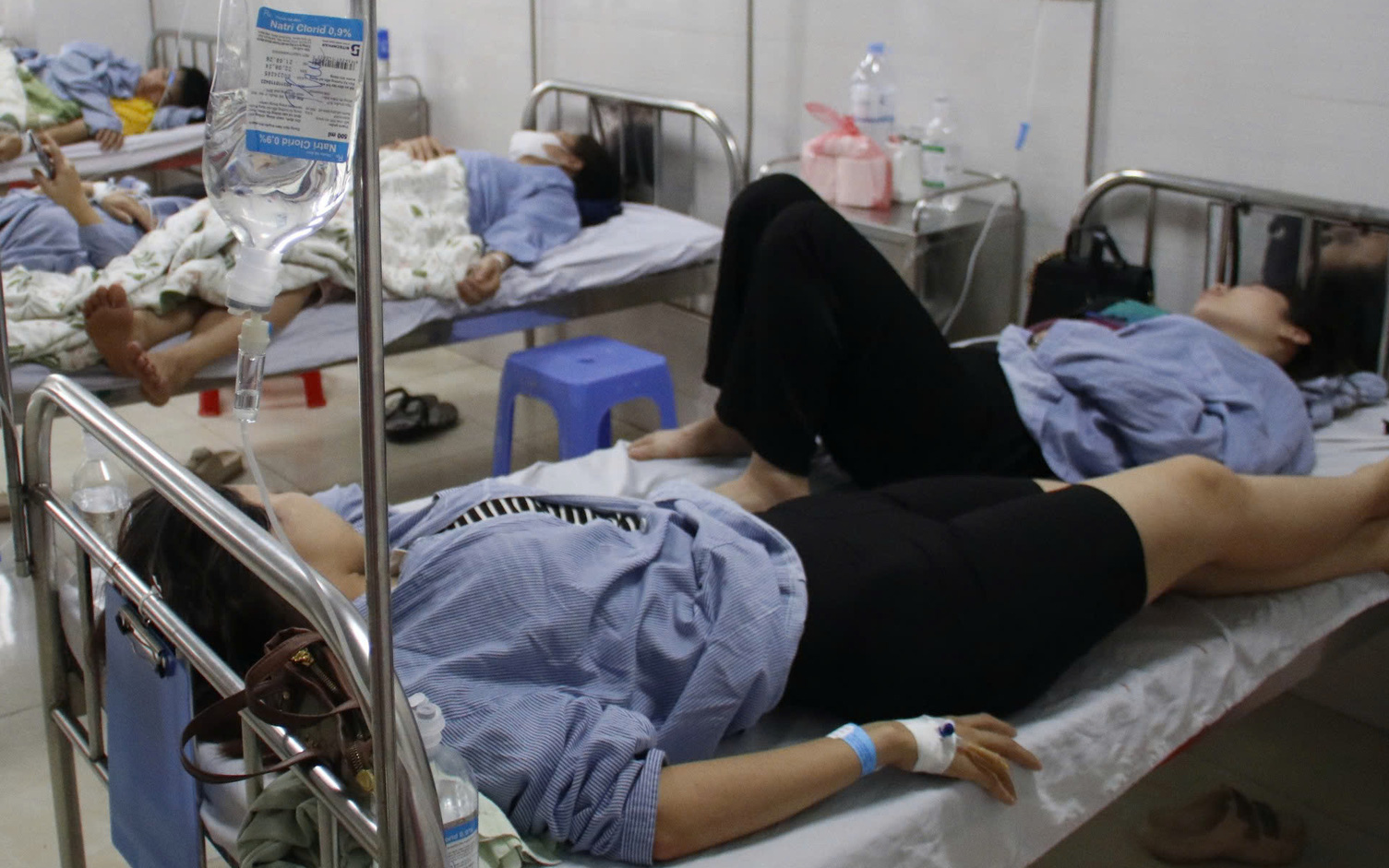 Vụ nhập viện sau liên hoan 20-10: Phát hiện vi khuẩn E.coli - Ảnh 2.
