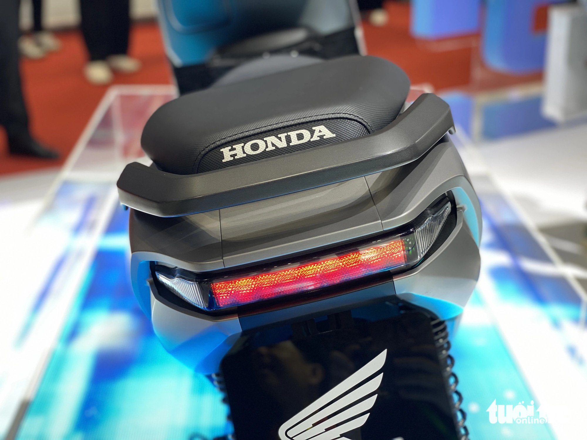 Xe máy điện Honda ICON e: dáng như LEAD ở VMS 2024: Pin rời cho thuê, giá từ dưới 30 triệu đồng - Ảnh 5.