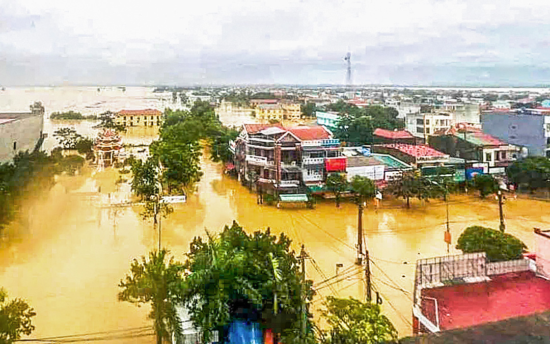 Gió đông kết hợp không khí lạnh, miền Trung mưa lớn diện rộng, có nơi trên 400mm