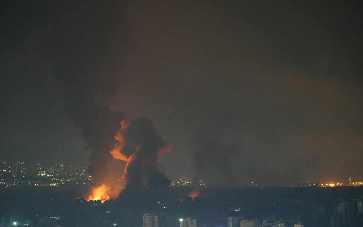 Israel nói Hezbollah 'là tổ chức không đầu', loạt rocket từ Lebanon bay sang - Ảnh 2.
