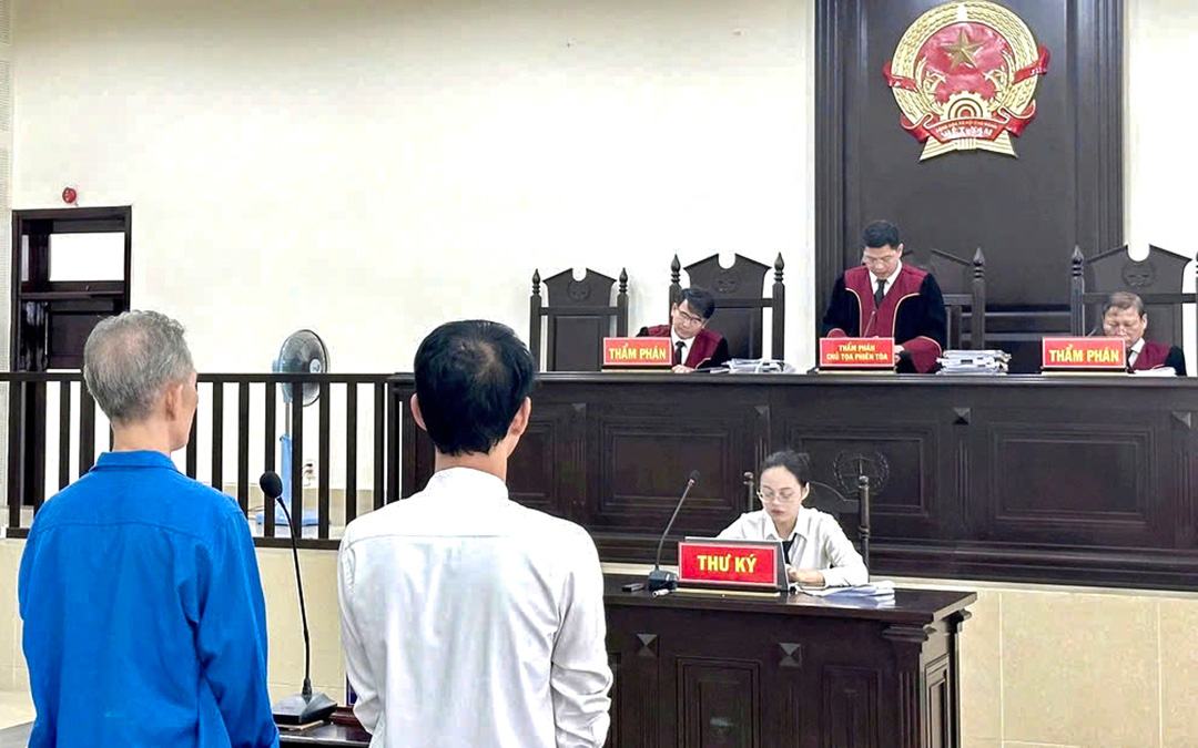 Bắt người phụ nữ ép cặp vợ chồng quay video nhạy cảm để đòi nợ - Ảnh 2.