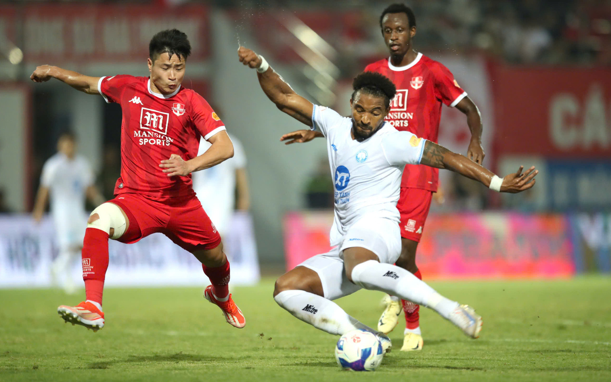 V-League tưng bừng: Tuyển Việt Nam hưởng lợi - Ảnh 3.