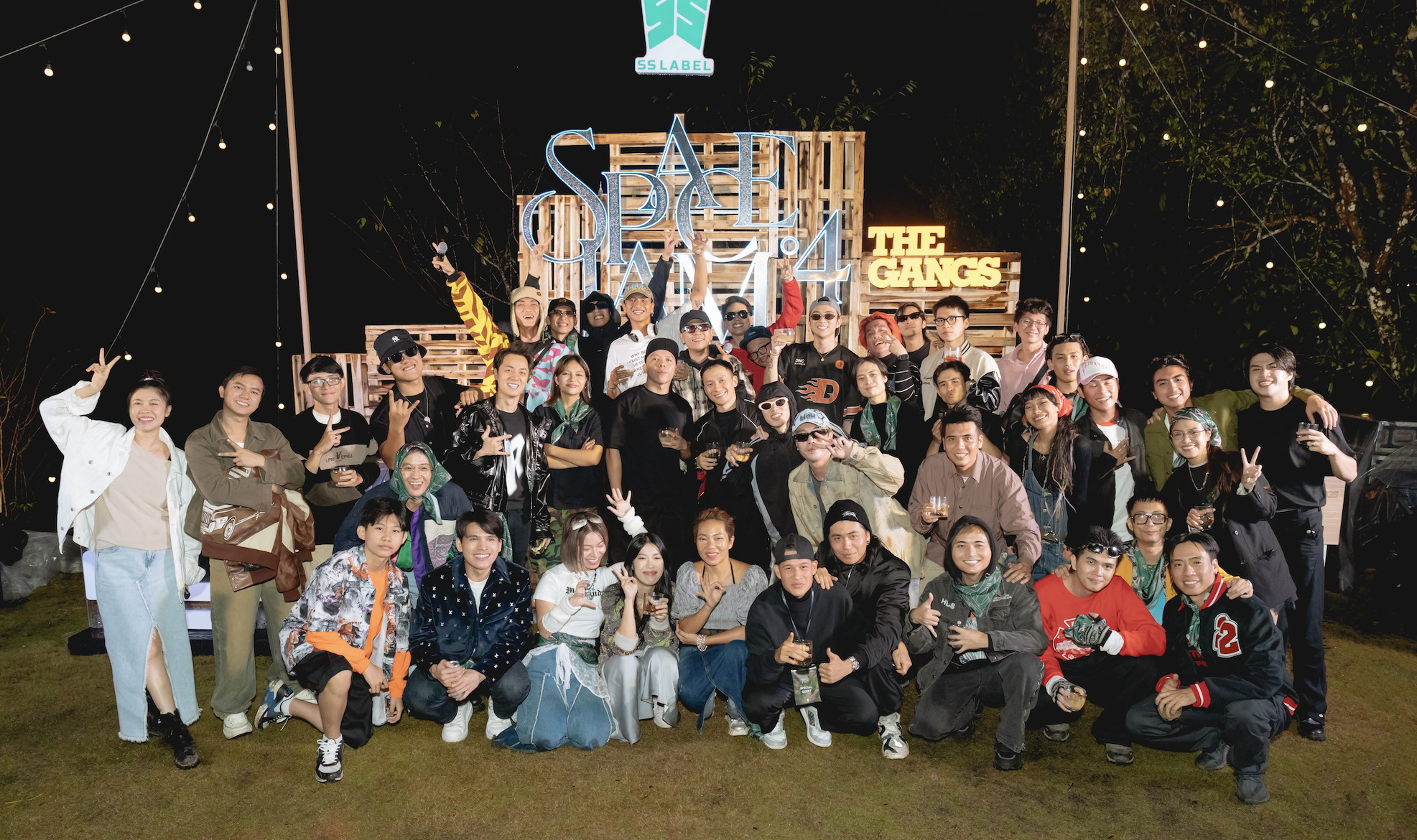 Ha Tran, Soobin i 40 artystów komponuje album w ciągu 48 godzin - Zdjęcie 1. Hà Trần, Soobin cùng 40 nghệ sĩ sáng tác album trong vòng 48 tiếng - Ảnh 1.