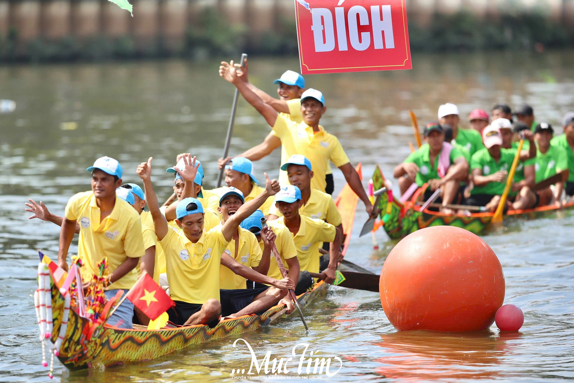 Tái hiện lễ hội đua ghe ngo của người Khmer Nam Bộ giữa lòng thành phố- Ảnh 4.