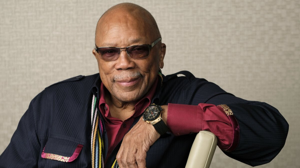 Quincy Jones và 33.000 ngày dùng đến rách bươm cuộc sống - Ảnh 3.