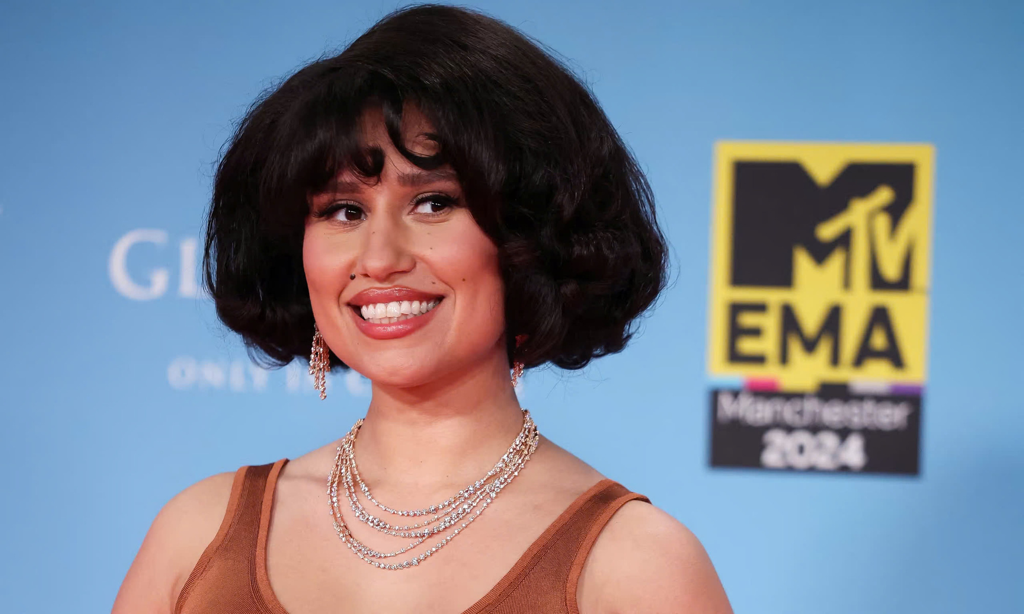 Taylor Swift ឈ្នះដ៏ធំនៅ MTV EMA 2024 Lisa BlackPink ឈ្នះរង្វាន់អ្នកគាំទ្រភាគច្រើន - រូបថត 6 Taylor Swift thắng lớn tại MTV EMA 2024, Lisa BlackPink giành giải đông fan nhất - Ảnh 6.