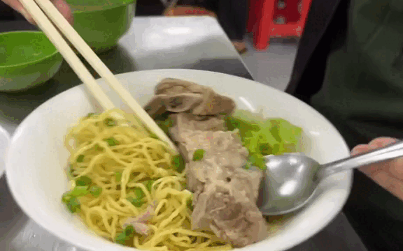 Bún quậy Phú Quốc, 1 tô 90 nghìn mà vừa nhạt vừa tanh?  - Ảnh 7.
