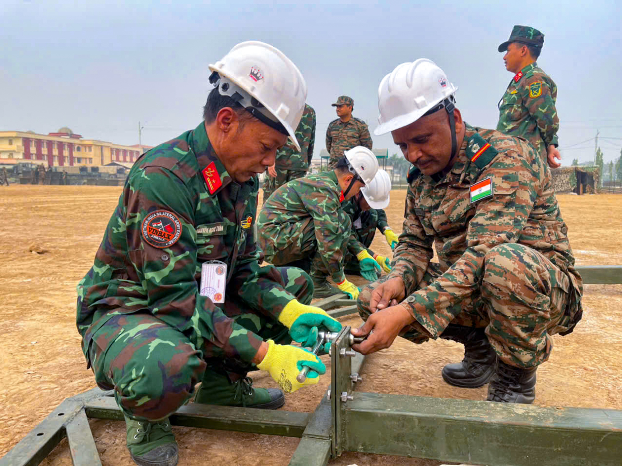 Công binh, quân y, không quân Việt Nam thực hành ứng phó thảm họa tại Ấn Độ - Ảnh 1.