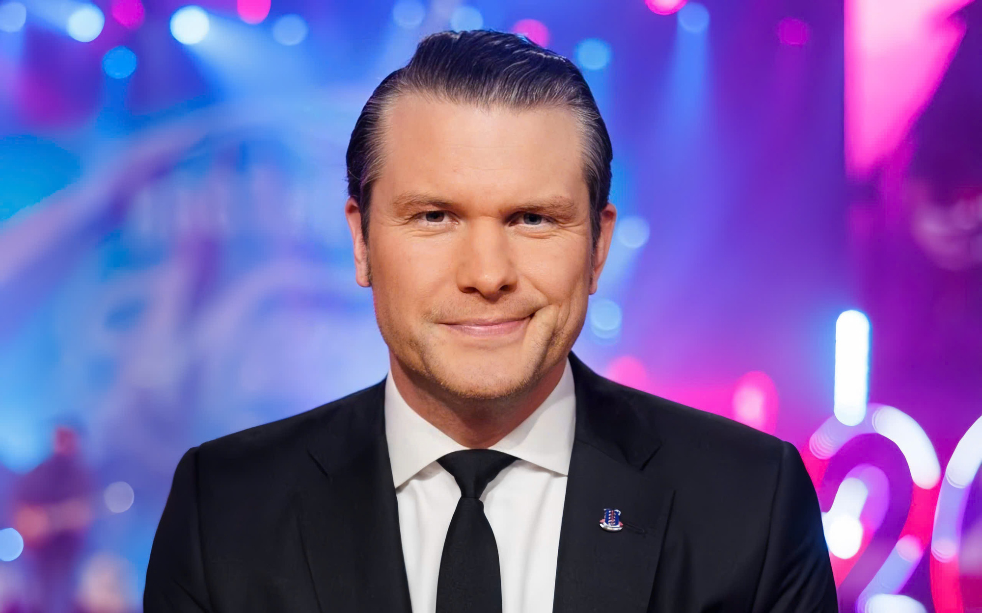 Ông Pete Hegseth, người được ông Trump đề cử cho vị trí bộ trưởng quốc phòng Mỹ là ai - Ảnh 3.