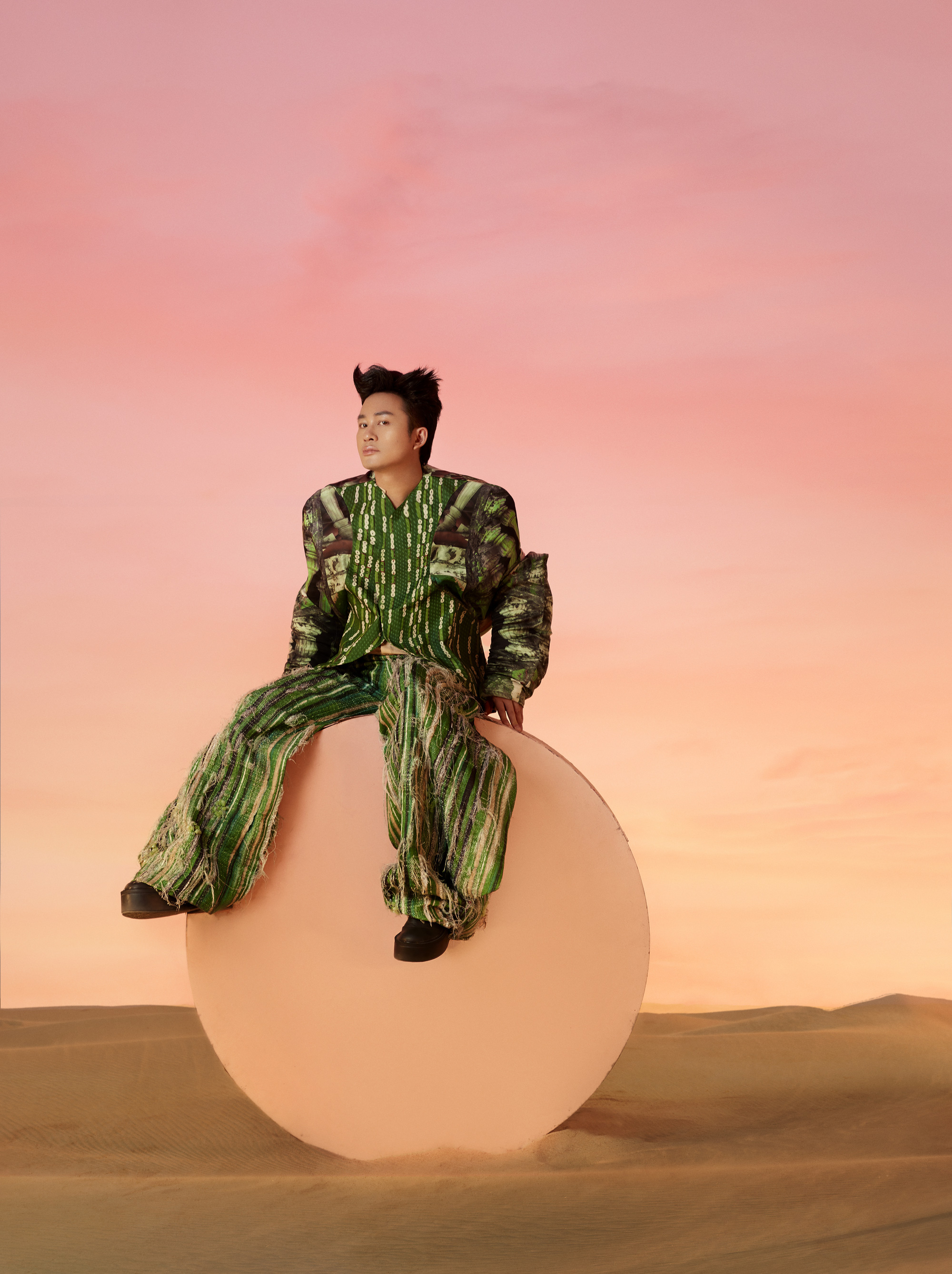 Tùng Dương ‘vô địch’ ở làng nhạc phía Bắc  - Ảnh 3.