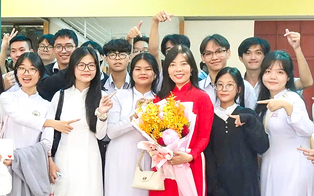 Bộ trưởng Nguyễn Kim Sơn giải trình loạt đề xuất chính sách tiền lương, nghỉ hưu với nhà giáo - Ảnh 2.