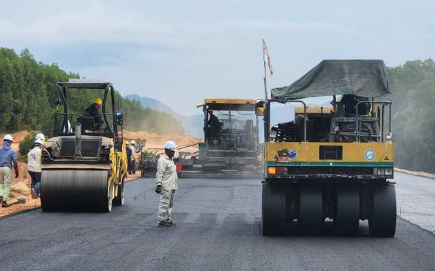 Tuyến đường từ quốc lộ 1 có nguy cơ trễ nhịp với cao tốc Quảng Ngãi - Hoài Nhơn  - Ảnh 2.
