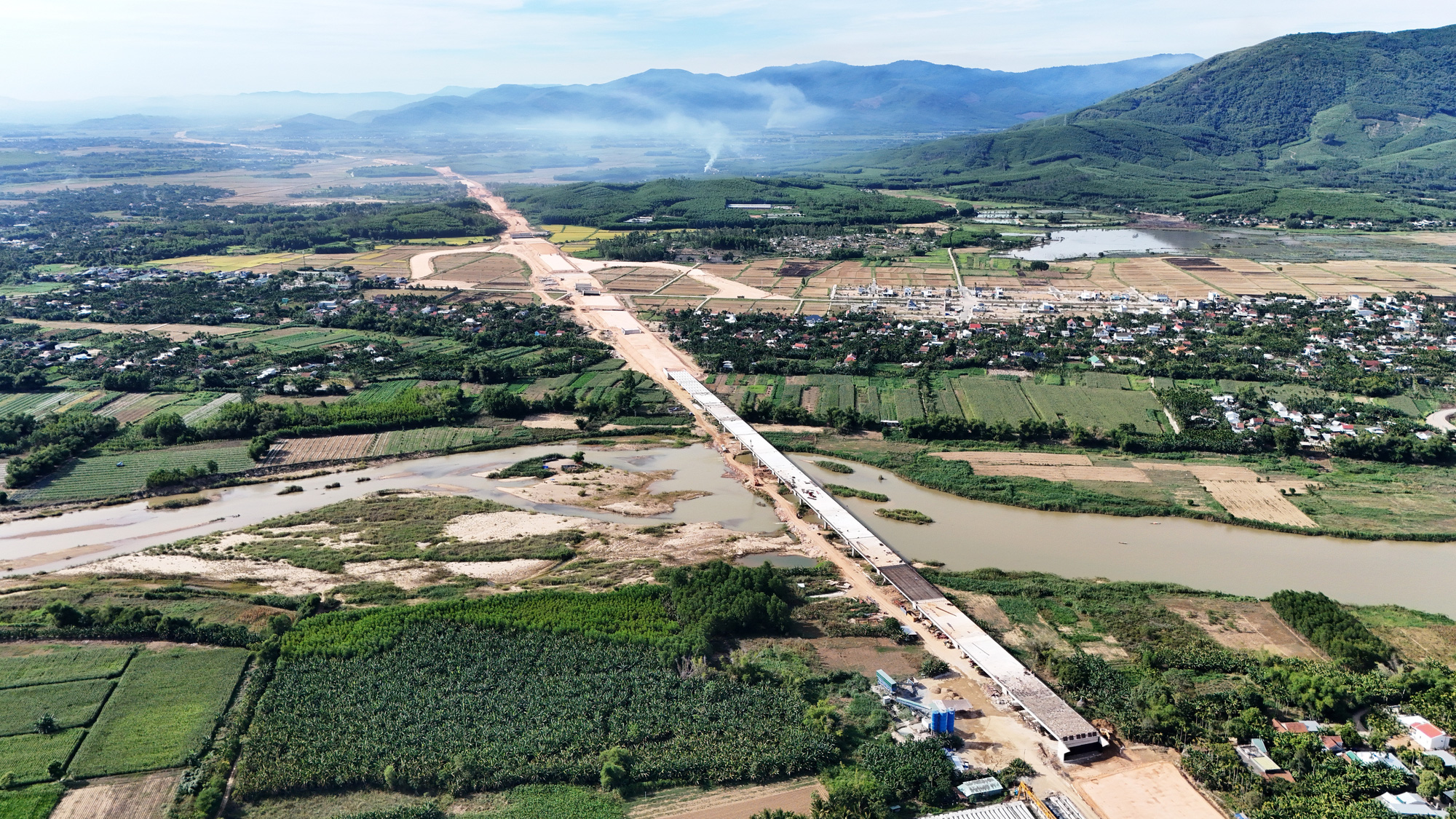 Thi đua 500 ngày hoàn thành cao tốc Quảng Ngãi - Hoài Nhơn. - Ảnh 5.