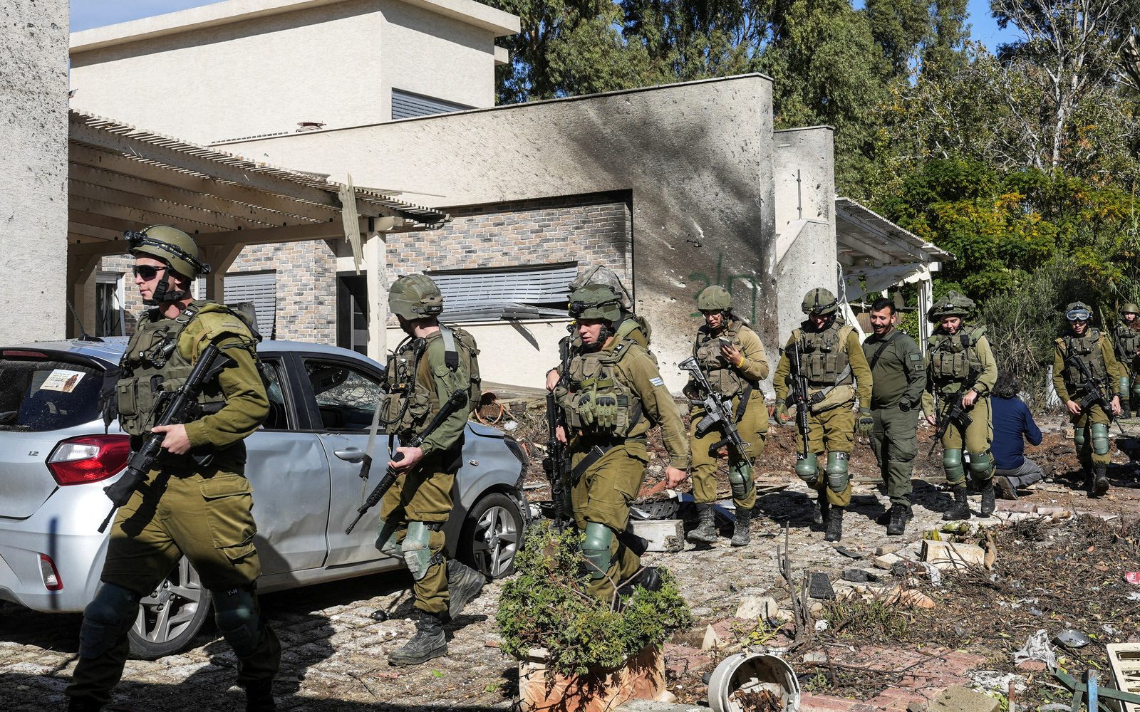 Israel nổ súng trong ngày cuối thỏa thuận ngừng bắn với Hezbollah, 11 người thiệt mạng - Ảnh 3.