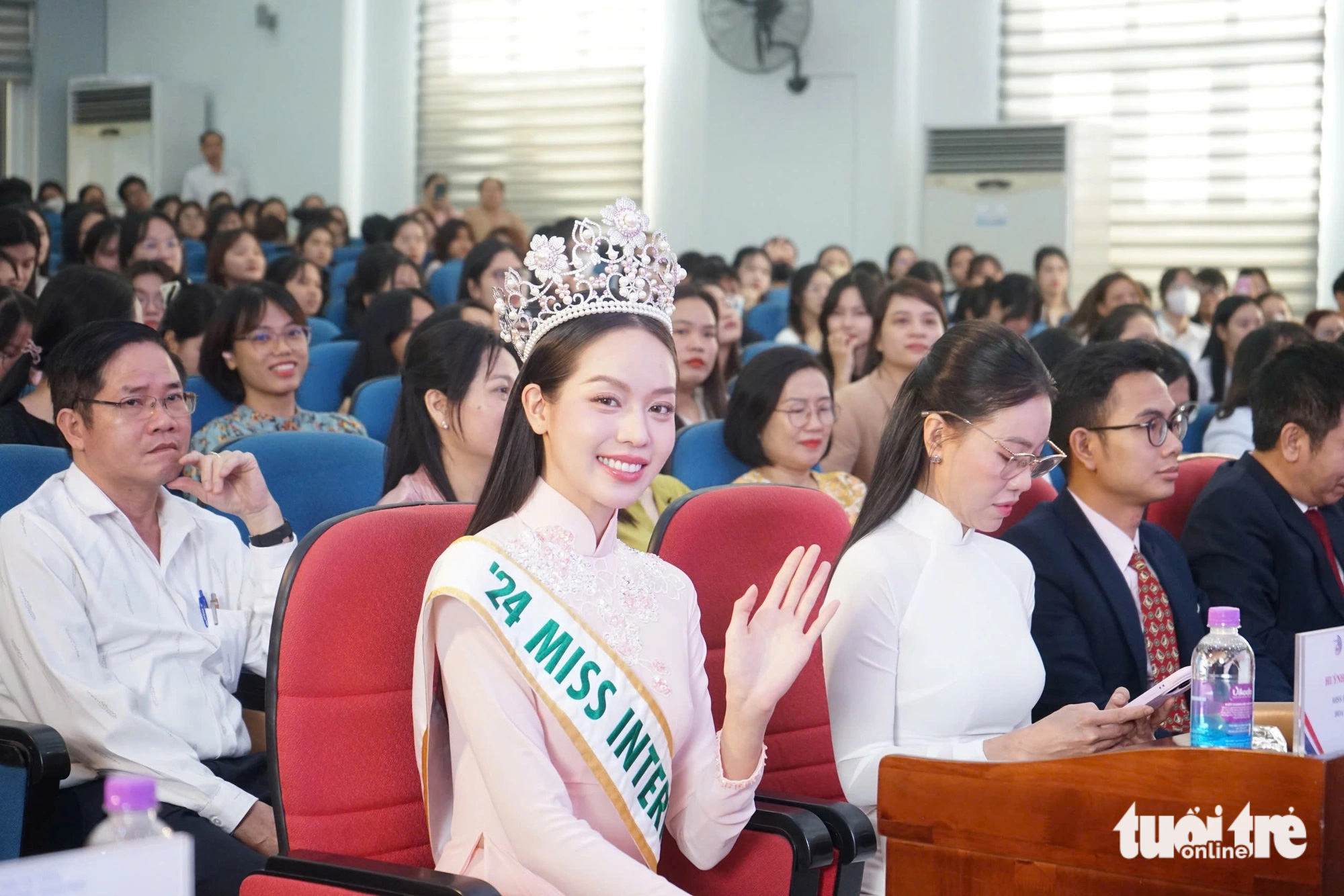 Hoa hậu Quốc tế Thanh Thủy nhận học bổng thạc sĩ toàn phần - Ảnh 3.