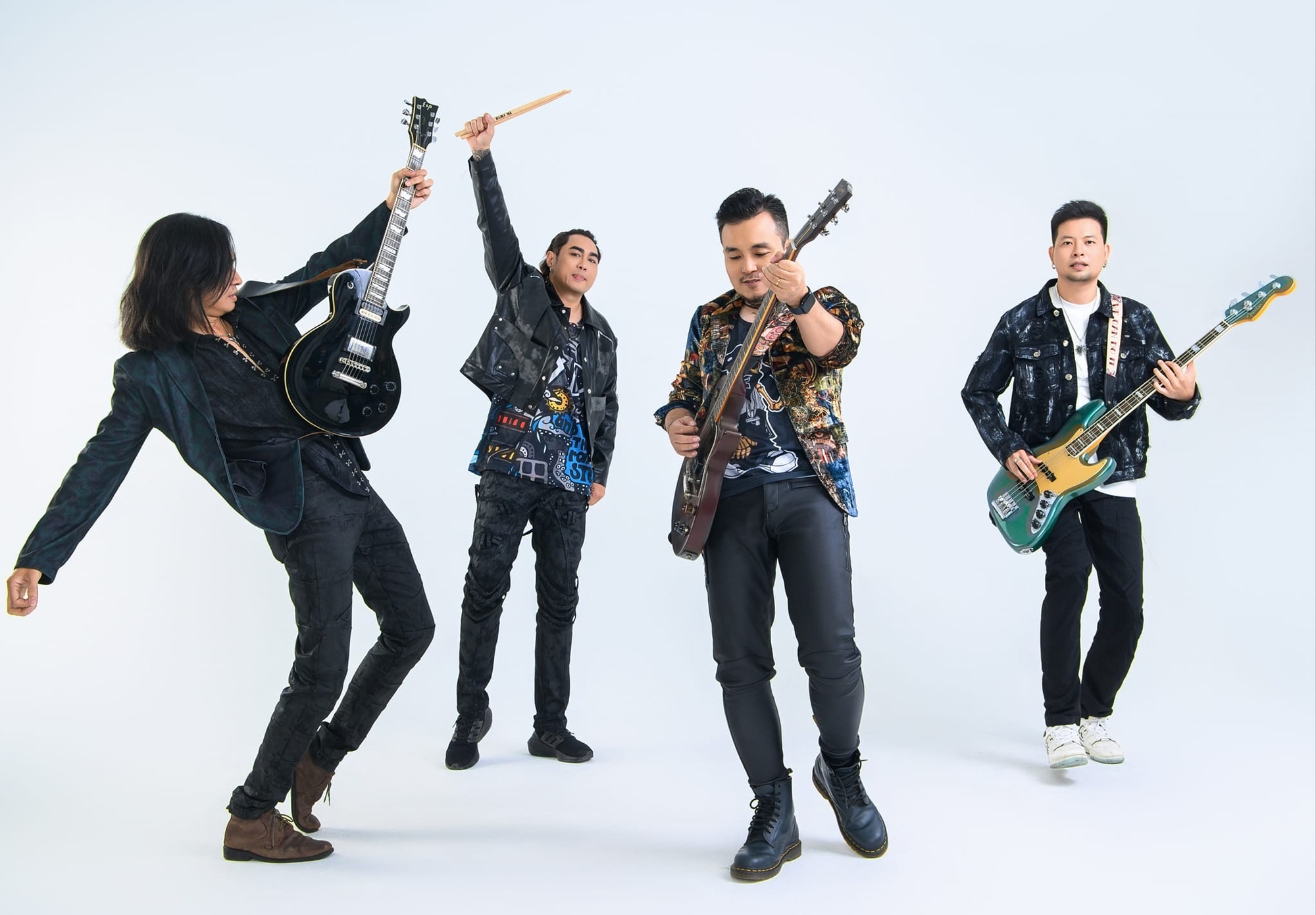 The Wall en Pham Anh Khoa laten Vietnamese rock horen op het Asean - India Music Festival - Foto 1. Ban nhạc Bức Tường và Phạm Anh Khoa khoe rock Việt tại Lễ hội âm nhạc ASEAN - Ấn Độ - Ảnh 1.