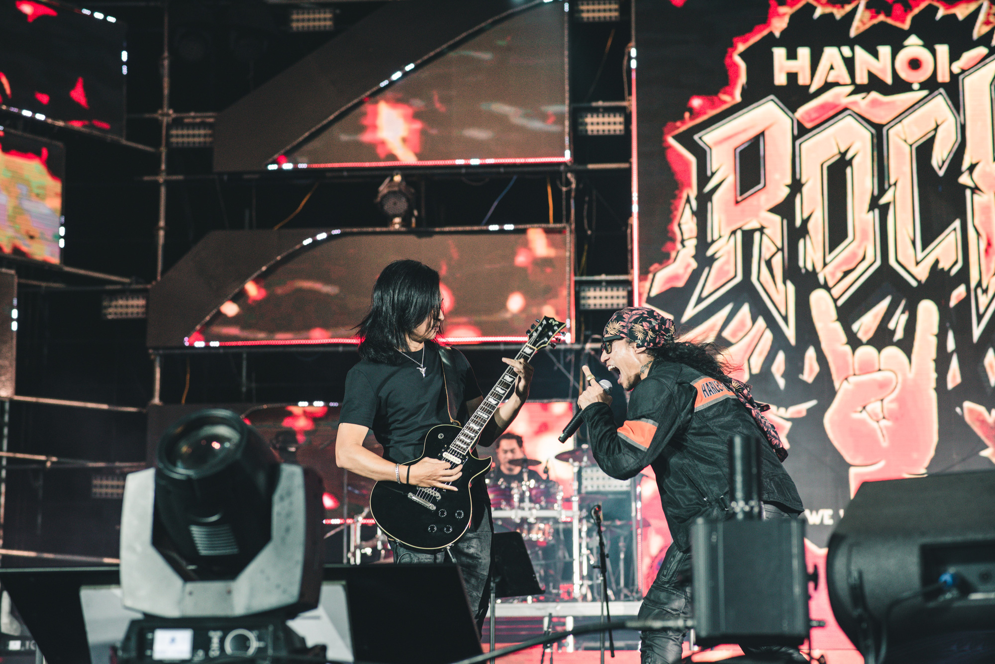 The Wall en Pham Anh Khoa laten Vietnamese rock horen op het Asean - India Music Festival - Foto 4. Ban nhạc Bức Tường và Phạm Anh Khoa khoe rock Việt tại Lễ hội âm nhạc ASEAN - Ấn Độ - Ảnh 4.