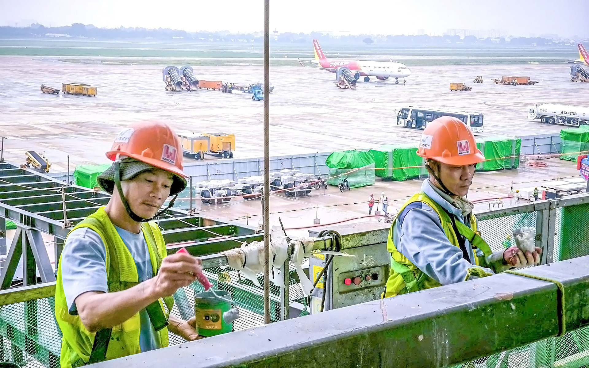 Cầu tầng nhà ga T3 đã thành hình, hoàn thành trong tháng 1-2025 - Ảnh 8.