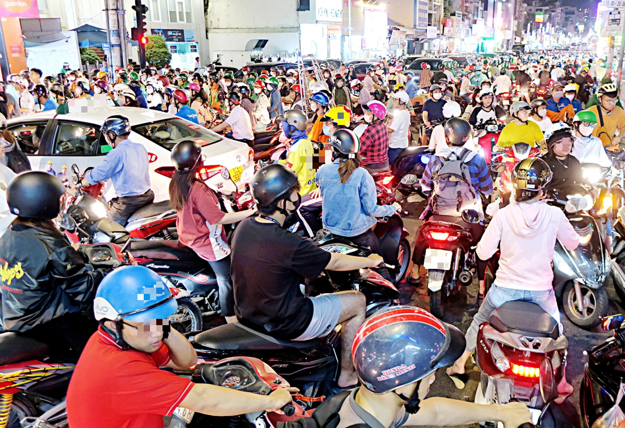 Đi xe số đến buổi hẹn hò đầu, chàng thấy nàng 'nhìn khinh khỉnh', đòi về sớm - Ảnh 1.