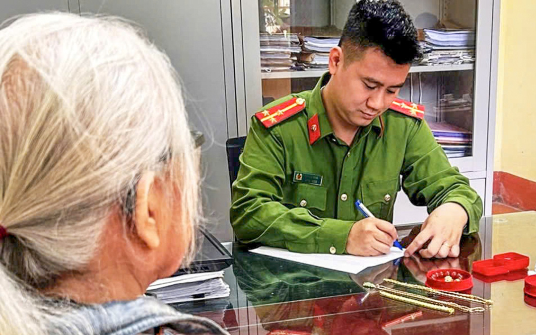 Chiêu lừa bất ngờ của người đàn ông lấy tiền 'nướng' vào game - Ảnh 3.
