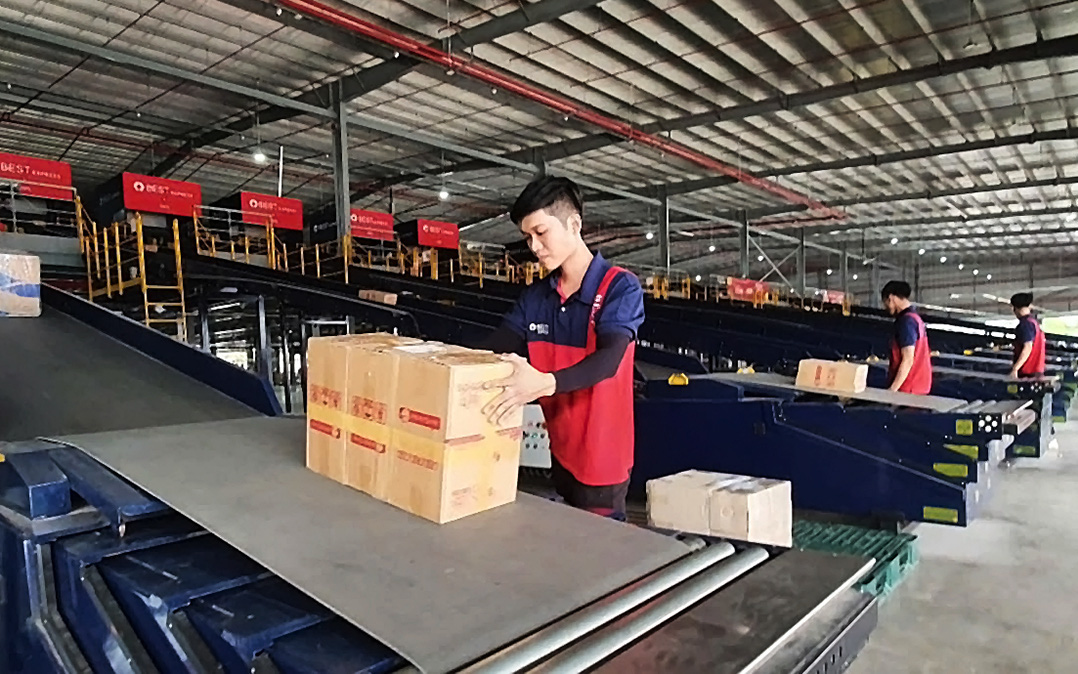 Sẽ đánh thuế với hàng nhập chuyển phát nhanh giá trị dưới một triệu đồng - Ảnh 6.